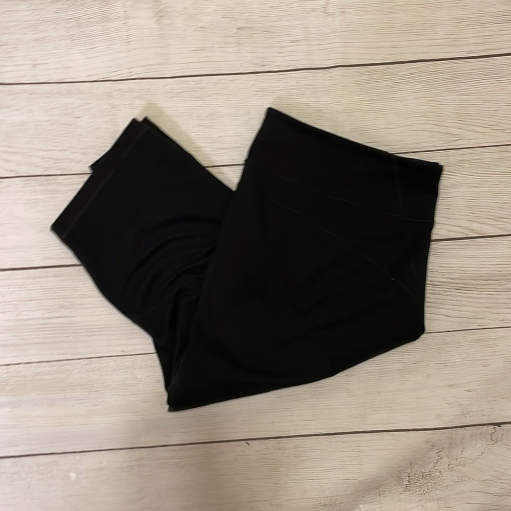 EUC Women’s Zella Capri Leggings in 2X​​
